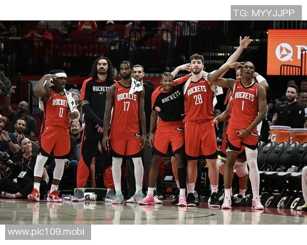 NBA火箭时隔5年重回季后赛 俱乐部晒海报庆祝